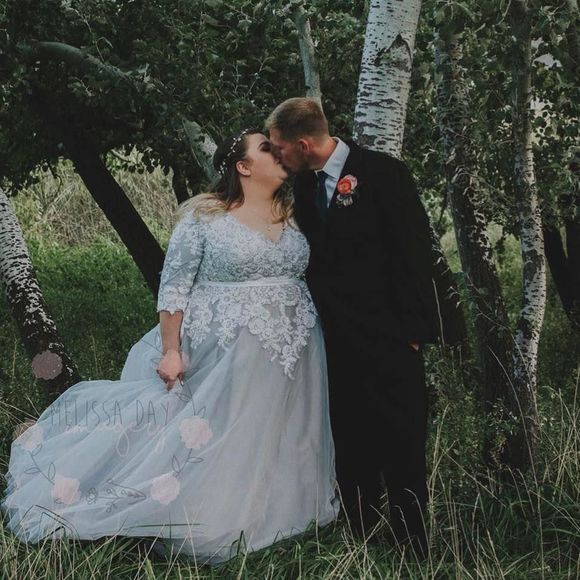 Meet your Posher, Tiffanie - Picture 1 of 1